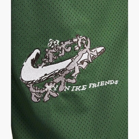 Nike Green Casual Button Down Shirt with Embroidered Design - Picture 9 of 9